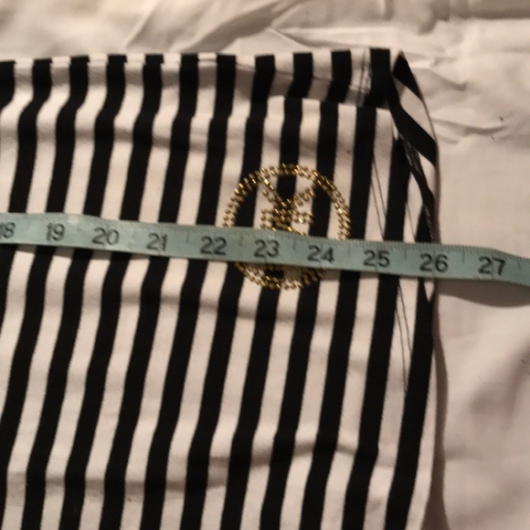 MK TANK WITH BLACK SHORTS - Picture 7 of 8